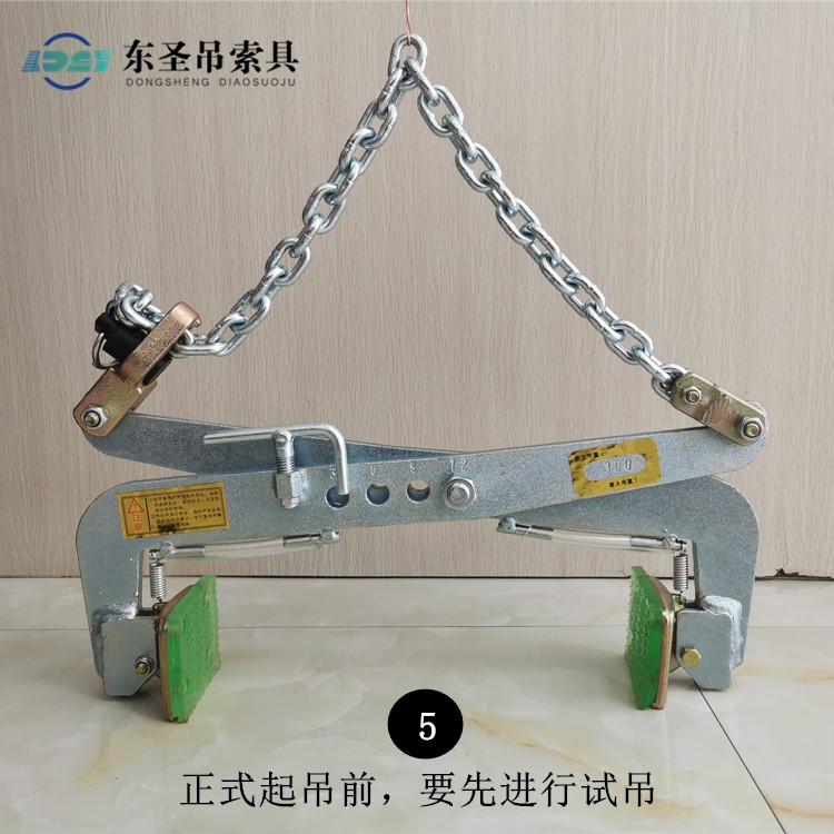 正式起吊前，要先進(jìn)行試吊（如何試吊請參考起重吊裝操作規(guī)范）