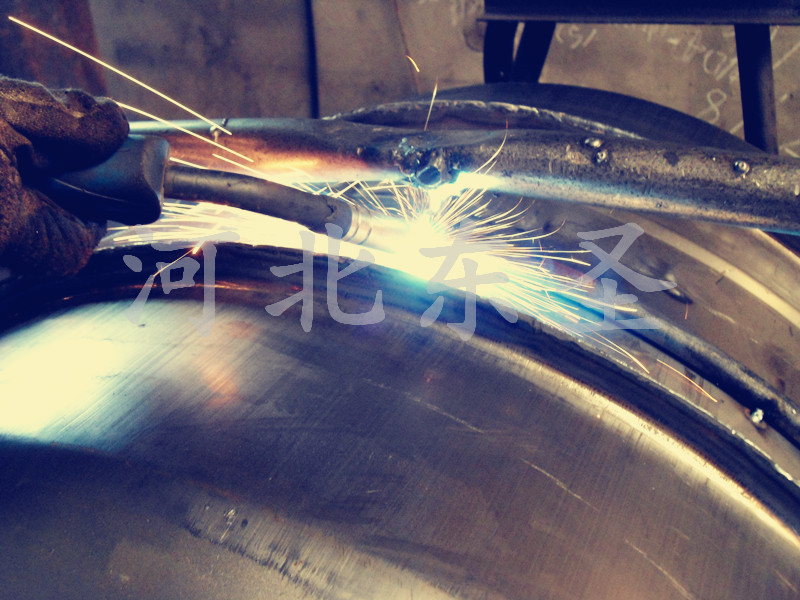 小型攪拌機鋼板焊接車間