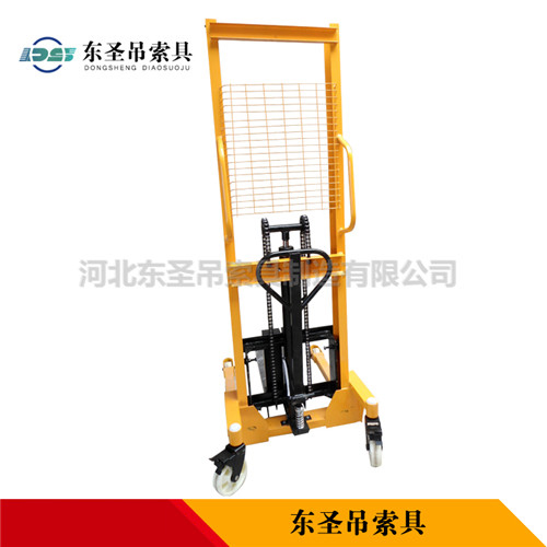 堆高叉車型號規(guī)格大全,可滿足您所有起重需求!--河北東圣吊索具制造有限公司--液壓堆高車|手動叉車|小型攪拌機|石材夾具 堆高叉車型號規(guī)格大全,可滿足您所有起重需求!--河北東圣吊索具制造有限公司--液壓堆高車|手動叉車|小型攪拌機|石材夾具