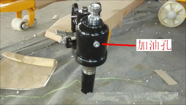 手動(dòng)液壓托盤(pán)車液壓油更換位置詳細(xì)標(biāo)注圖--河北東圣吊索具制造有限公司--小型攪拌機(jī)|石材夾具|液壓堆高車|手動(dòng)叉車 手動(dòng)液壓托盤(pán)車液壓油更換位置詳細(xì)標(biāo)注圖--河北東圣吊索具制造有限公司--小型攪拌機(jī)|石材夾具|液壓堆高車|手動(dòng)叉車