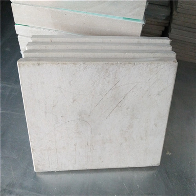 壓縮板需要使用石材吊鉗搬運(yùn)--河北東圣吊索具制造有限公司--石材夾具 壓縮板需要使用石材吊鉗搬運(yùn)--河北東圣吊索具制造有限公司--石材夾具