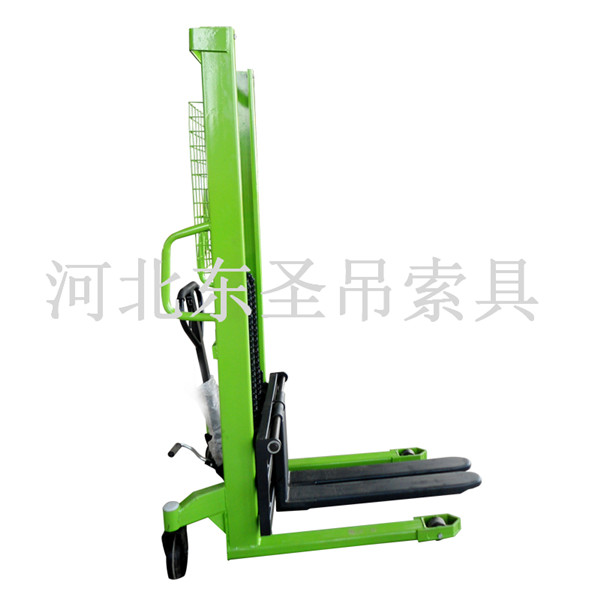 輕型液壓堆高車--河北東圣吊索具制造有限公司--液壓堆高車|手動(dòng)叉車|小型攪拌機(jī)|石材夾具 輕型液壓堆高車--河北東圣吊索具制造有限公司--液壓堆高車|手動(dòng)叉車|小型攪拌機(jī)|石材夾具